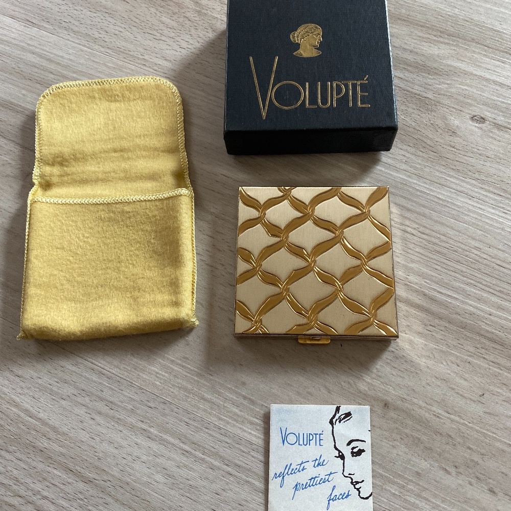VINTAGE VOLUPTE Mirrored Compact New In Box